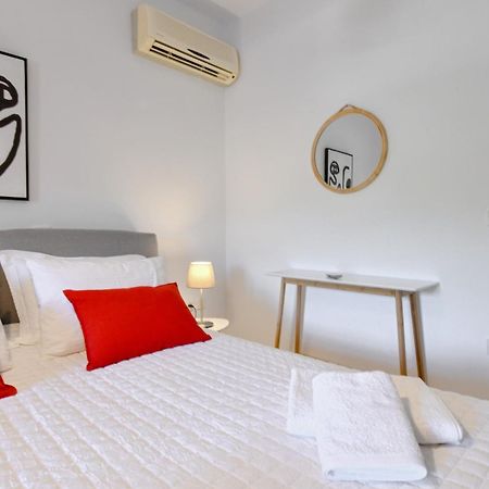 Amazing 2 Bedroom Apartment Overlooking The Marina Of Vourkárion מראה חיצוני תמונה