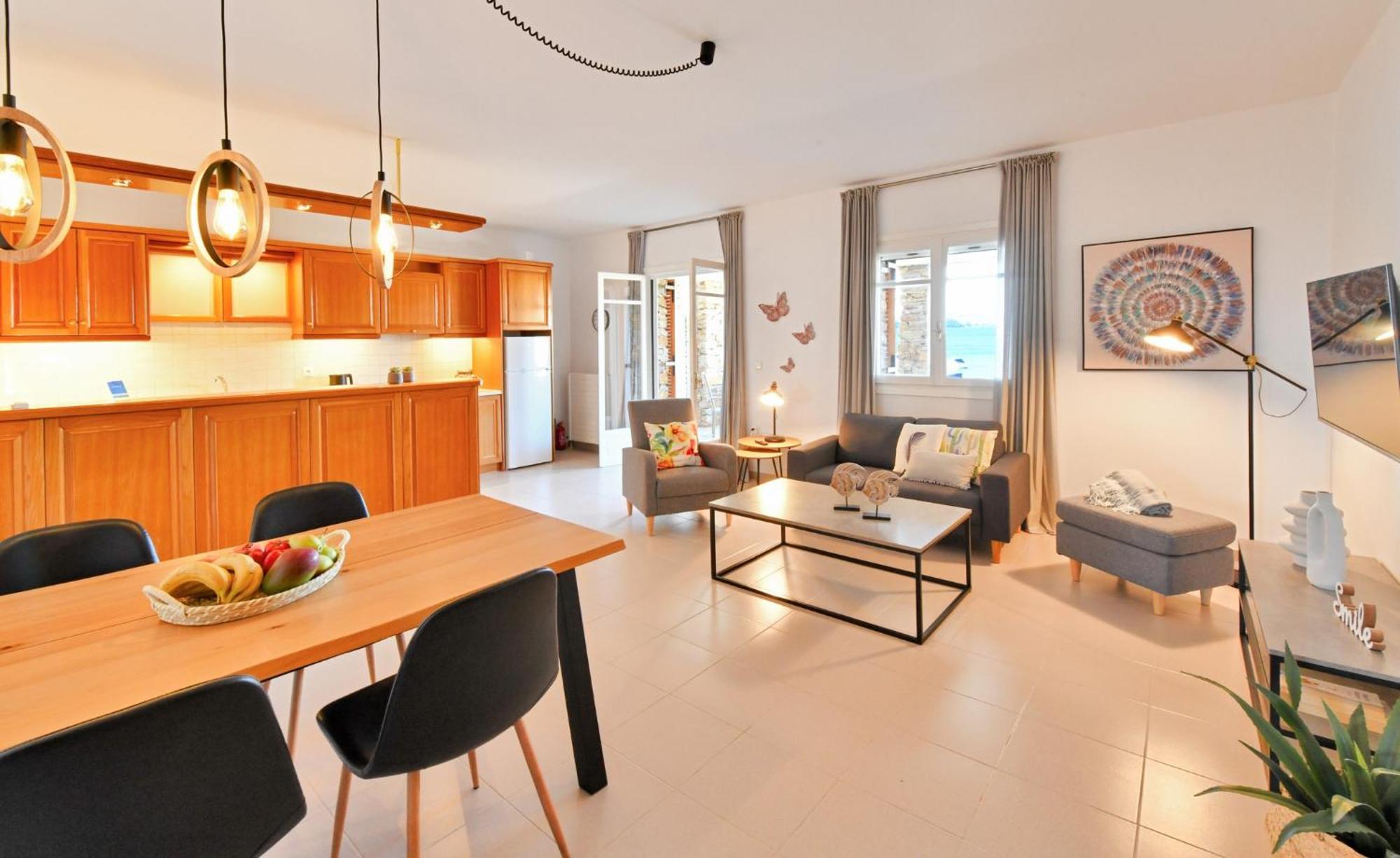 Amazing 2 Bedroom Apartment Overlooking The Marina Of Vourkárion מראה חיצוני תמונה