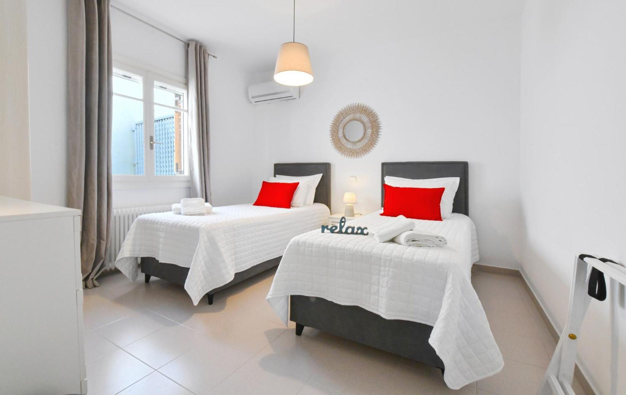 Amazing 2 Bedroom Apartment Overlooking The Marina Of Vourkárion מראה חיצוני תמונה